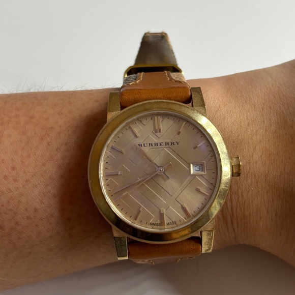 Women’s Burberry Watch main image 4